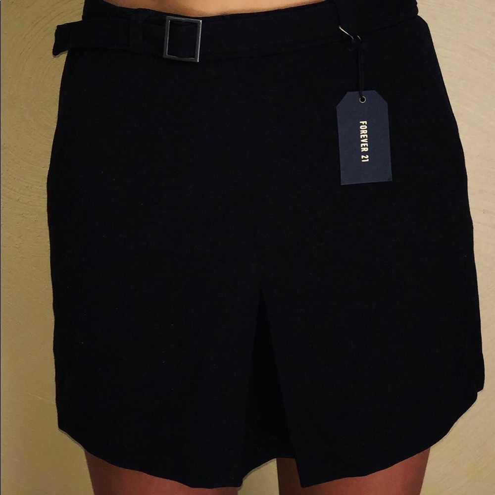 Black buckle skirt